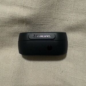 Skullcandy Black Earbuds & Charging Case